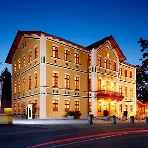 & Restaurant Waldschloss Szálloda